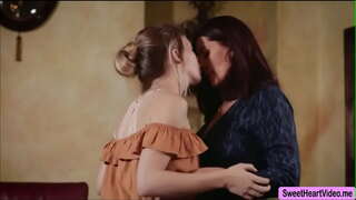 Ivy Wolfe ekstendé e pal&#039;Magdalena StMichaels kaba ku a laga su tonto