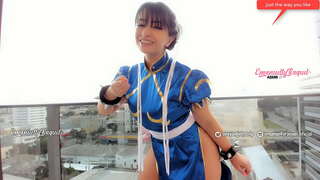 سکسی cosplayer پرنیان دختر لباس پوشیدن به عنوان Chun li از خیابان جنگنده دادن بهترین راهنمای حرکت تند و سریع jerl کردن دستورالعمل در این ویدئو شما را در پس fuckig حد!!!!