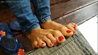 Seksi rumaja jeung lila toes mintonkeun suku nya di basisir Seksi rumaja jeung lila toes mintonkeun suku nya di basisir
