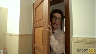 DADDY4K. Thử Nghiệm Hiện Đại Cách Cư Xử