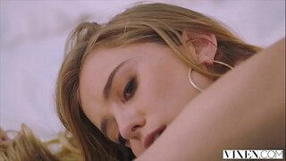 VIXEN Model Telah Menakjubkan Seks Liar Dengan Bos